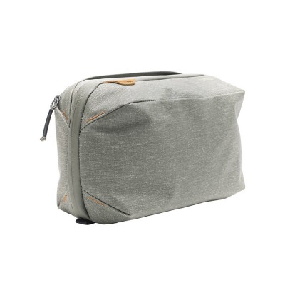 Wash Pouch - Sage :  กระเป๋าสำหรับเก็บอุปกรณ์ในห้องน้ำสีเทา