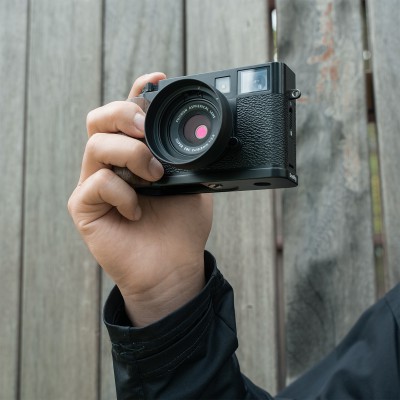 SmallRig 5224 L-Shaped Mount Plate with Wooden Handle for FUJIFILM X half - Black ประกันศูนย์ไทย