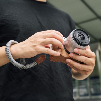 SmallRig 5432 Leather Half Case Kit for Canon EOS R50 V - Brown ประกันศูนย์ไทย